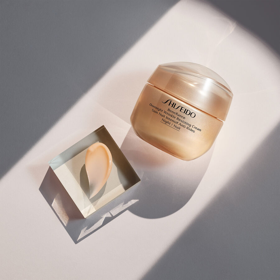 Shiseido - Vital Perfection Soin Nuit Intensif Anti-rides