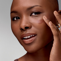 Estée Lauder Futurist Blush liquide teinté pour les joues Blushmaker Dewy