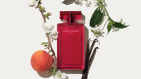 Narciso Rodriguez for her et ses notes : pêche, bergamote, cœur de musc, fleurs blanches solaires, vanille, vétiver