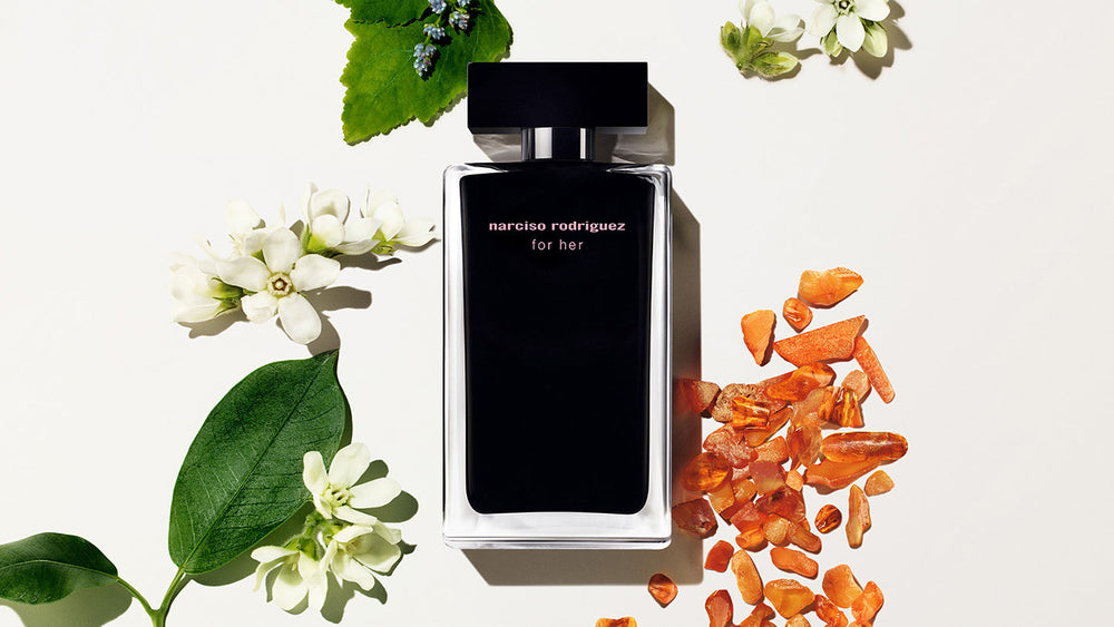 Narciso Rodriguez for her et ses notes : fleur d’osmanthus, cœur de musc, patchouli