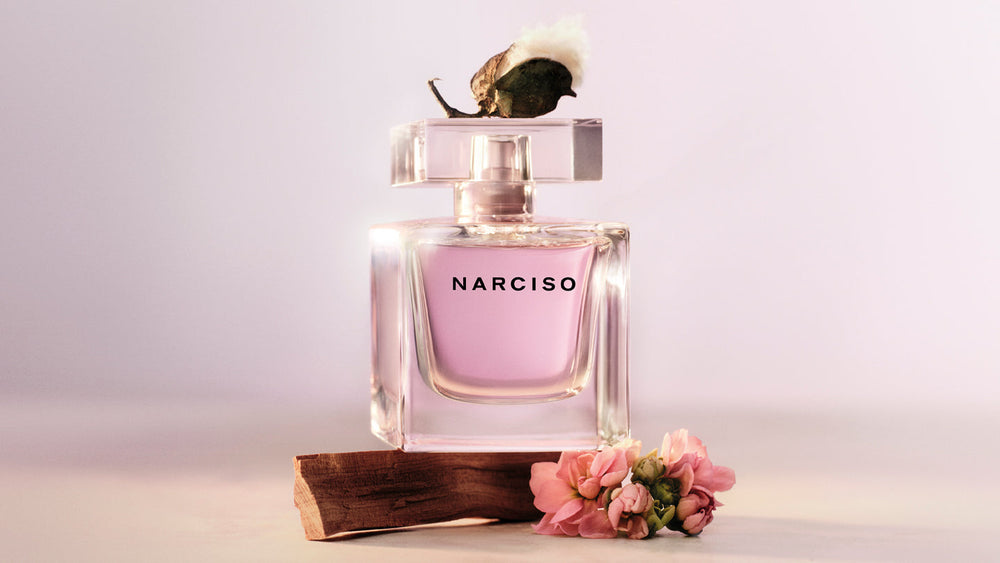 Narciso Rodriguez NARCISO et ses notes : clou de girofle, fleur d’oranger, vétiver blanc, fleur de coton, cœur de musc, bois abstraits