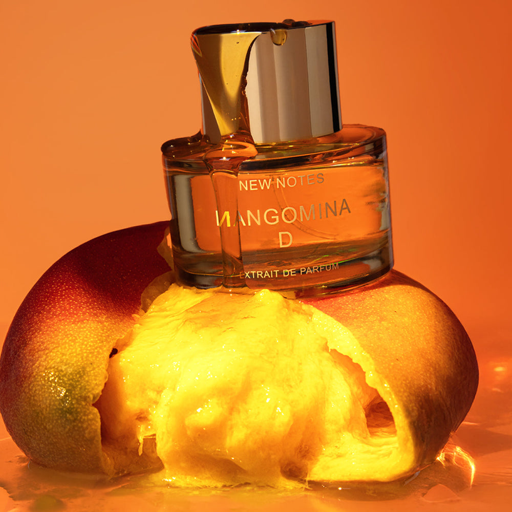 New Notes Mangomina et ses notes : mangue, notes marines, yuzu, mandarine, safran, rose, musc, ambre, bois de santal, patchouli, bois de cachemire, mousse